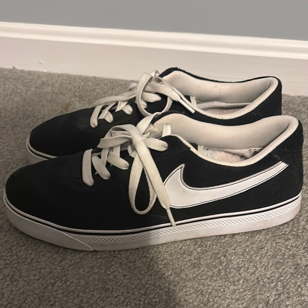 Nike Classic Black and White Low-Tops